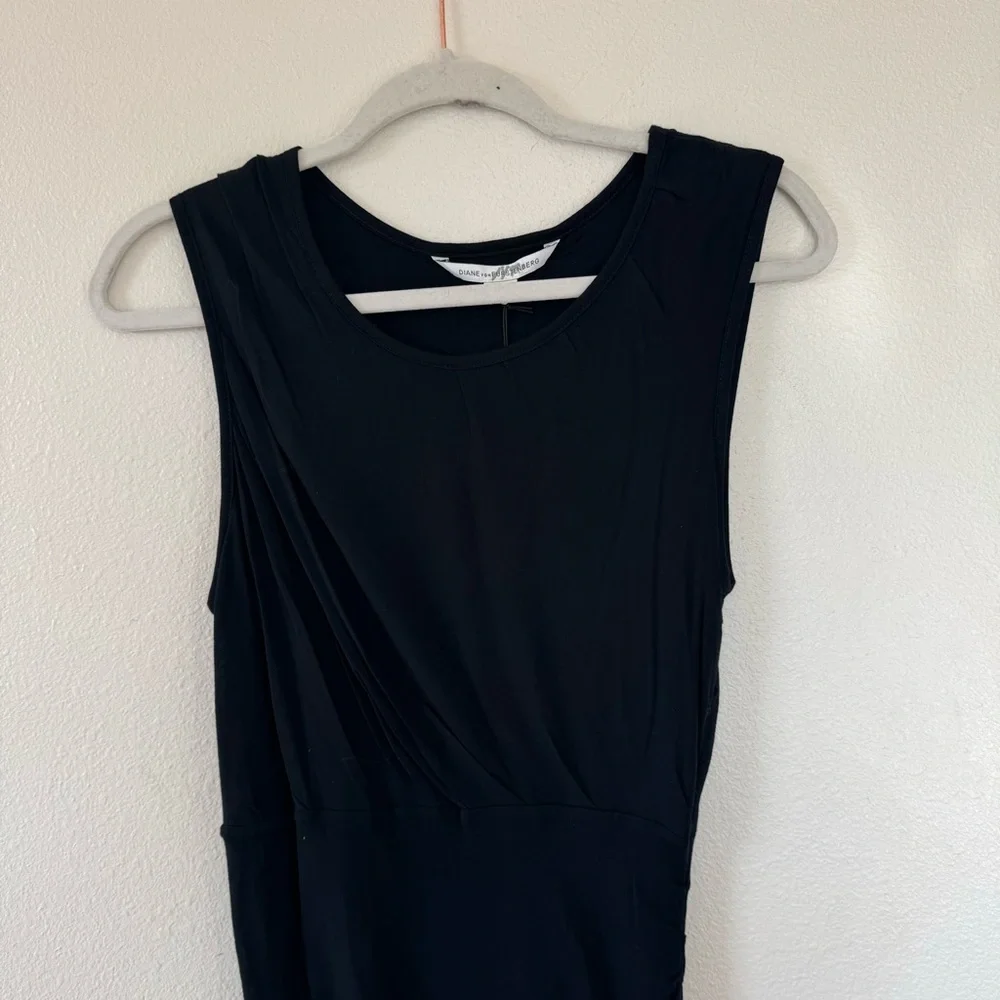 DIANE VON FURSTENBERG DVF Black Ruched Sleeveless Dress Silk Blend LBD M NEW - Picture 4 of 15